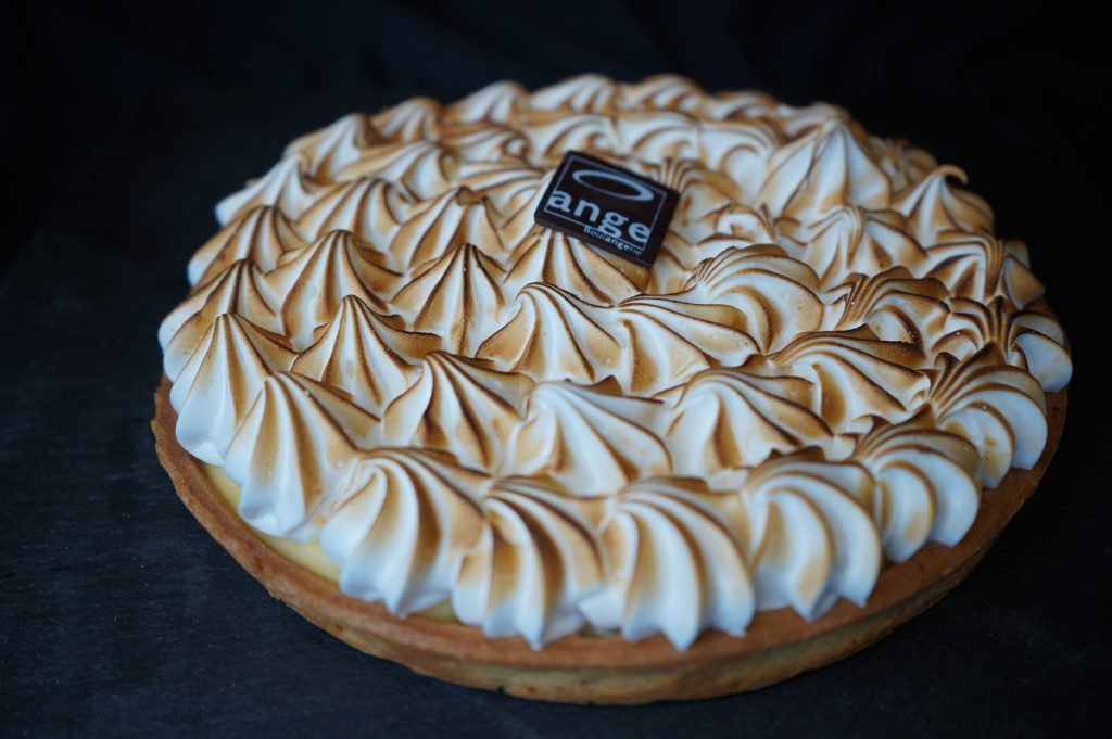 Lemon meringue tart